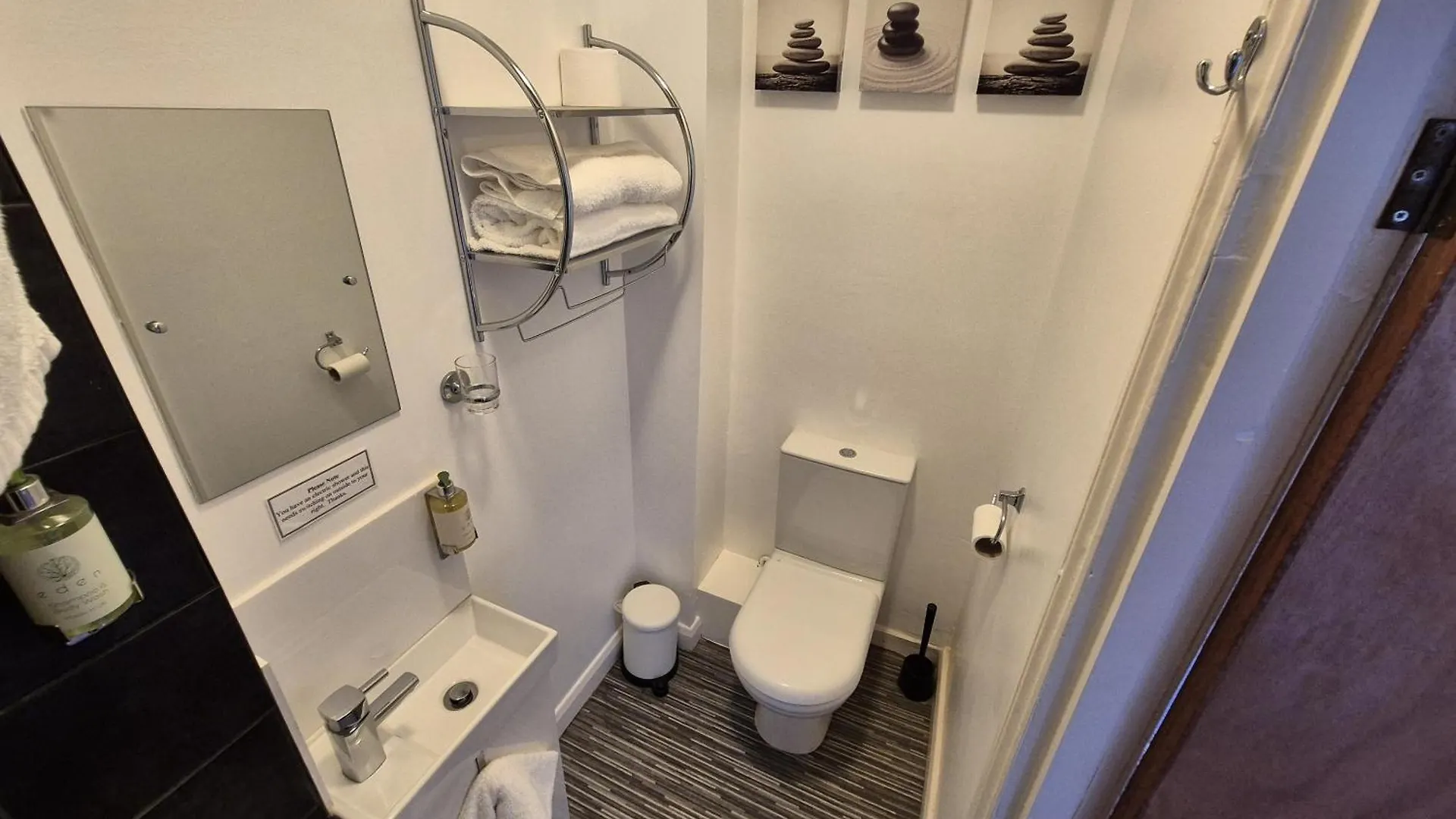 סקארבורו Miricia Guest House