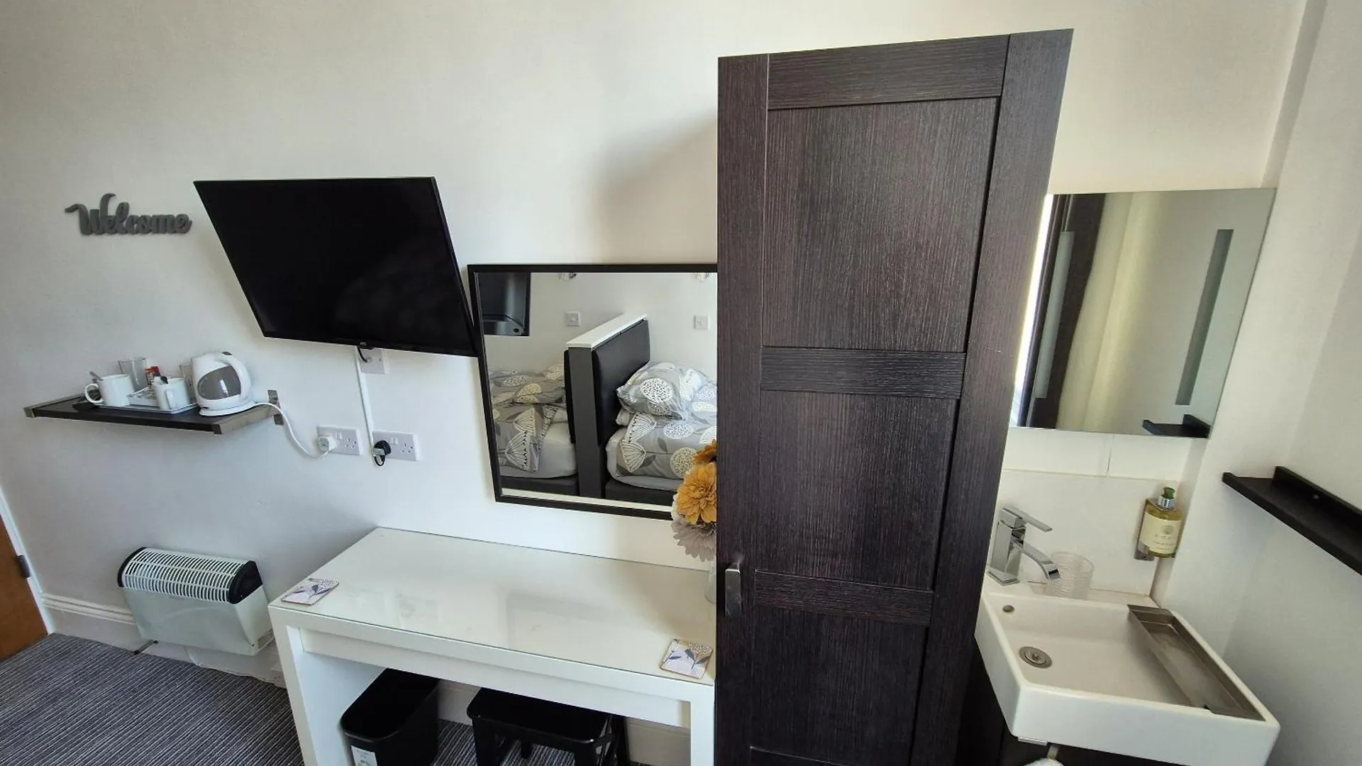 סקארבורו Miricia Guest House